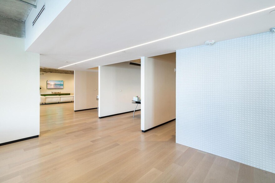 More Photos Of 605 Lincoln Rd, Miami Beach Office Residential For Sale