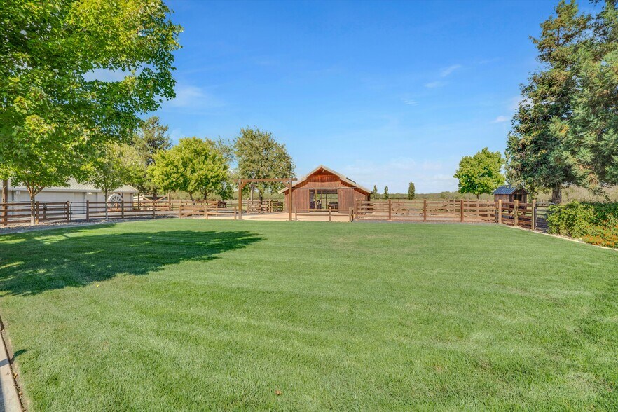 More Photos Of 30999 Grooms Rd, Oakdale Land For Sale