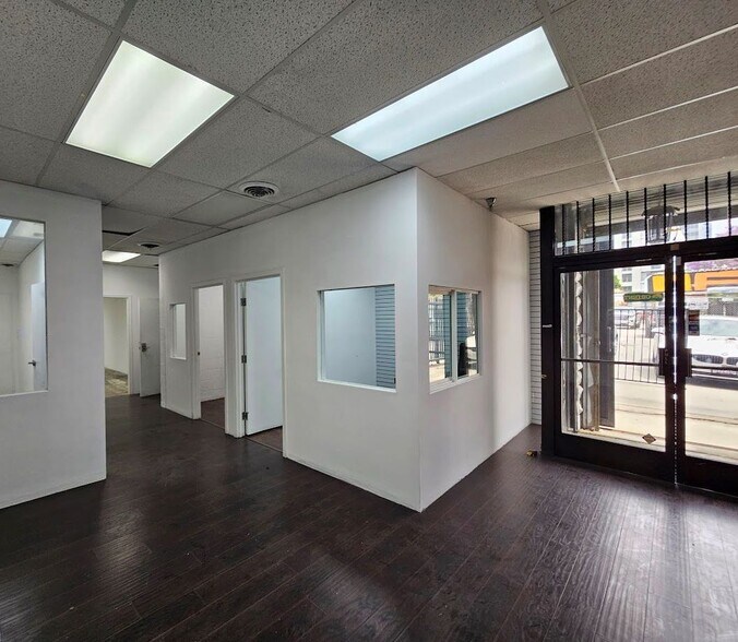 More Photos Of 1335 S Hill St, Los Angeles Showroom For Lease