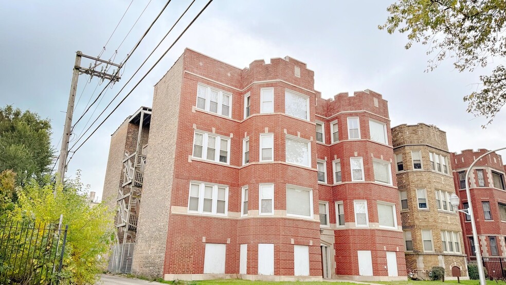 Primary Photo Of 7515 S Phillips Ave, Chicago Apartments For Sale