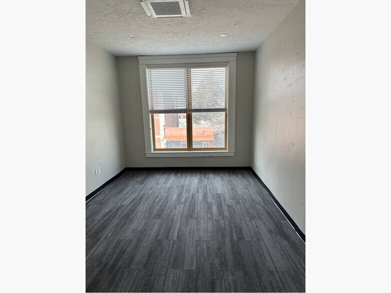 More Photos Of 108-112 12th Ave S, Nampa Office For Lease