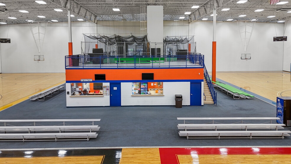 More Photos Of 127 E US Highway 6, Valparaiso Sports And Entertainment For Sale