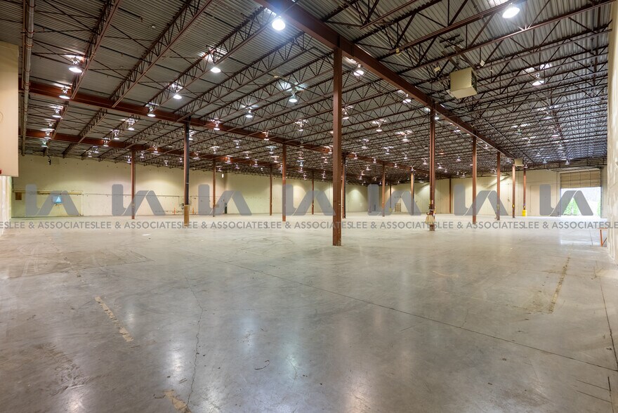 More Photos Of 18800-18806 96th Ave, Surrey Warehouse For Lease