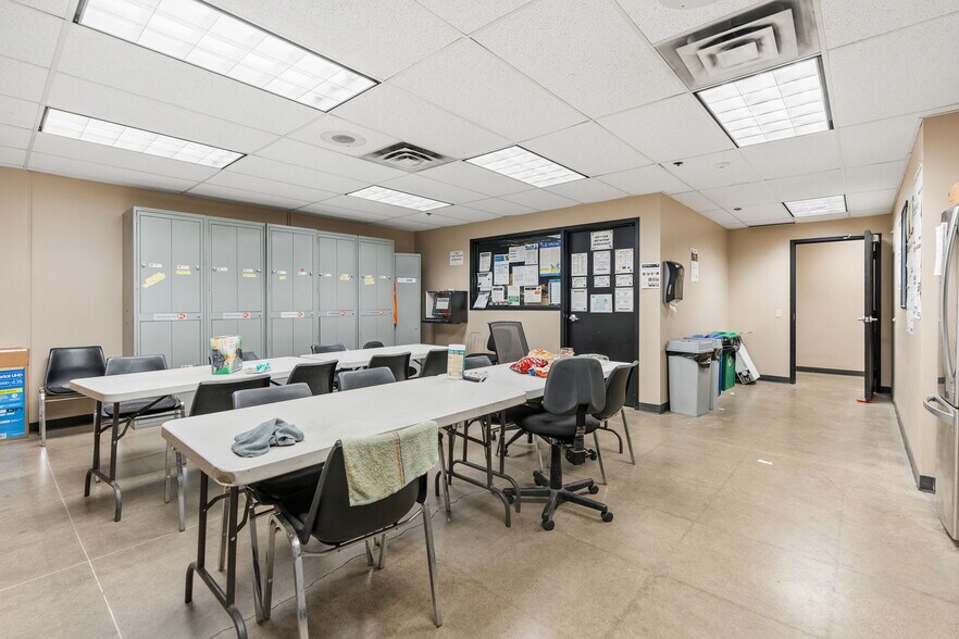 More Photos Of 2905 Lexington Ave S, Eagan Flex For Sale