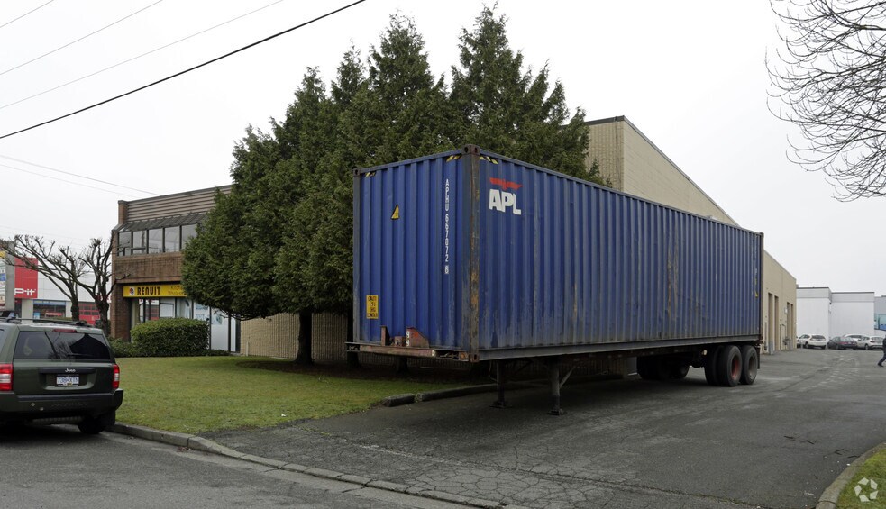 More Photos Of 11600 Bridgeport Rd, Richmond Showroom For Lease