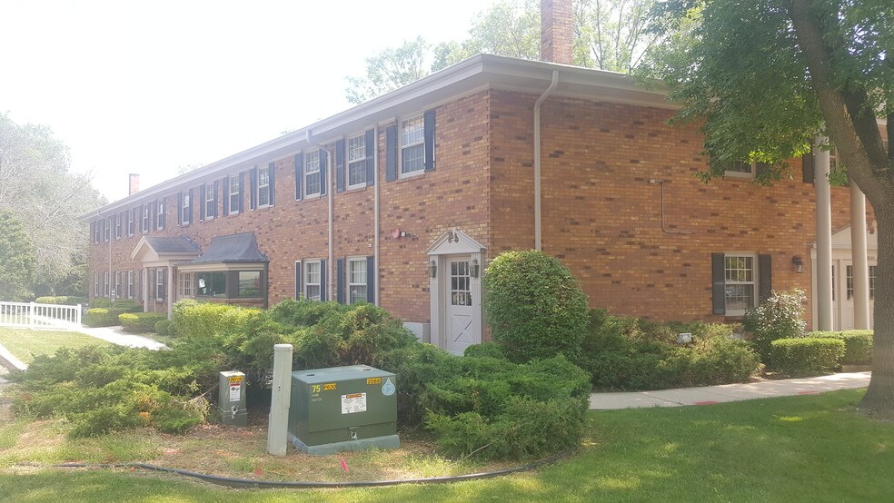 More Photos Of W62N248 Washington Ave, Cedarburg Medical For Lease