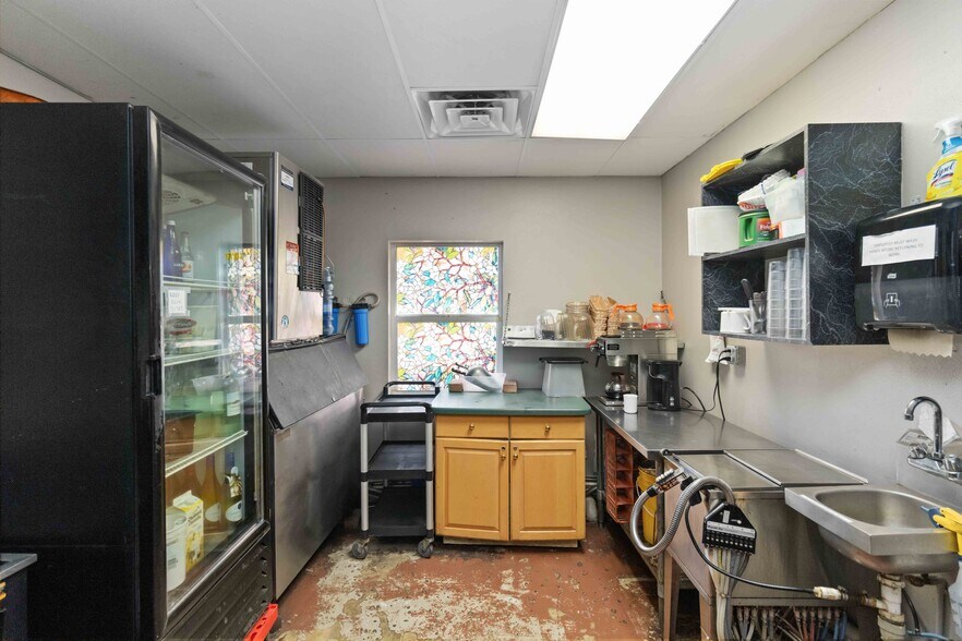 More Photos Of 362 W Dearborn St, Englewood Storefront For Sale