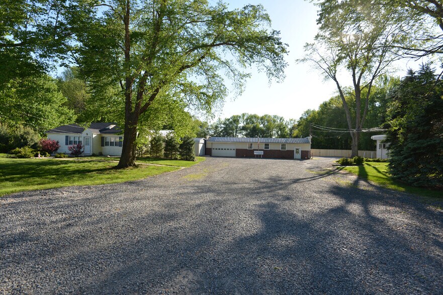 307 Gravel Hill Rd, Monroe Township, NJ 08831 Industrial Live Work