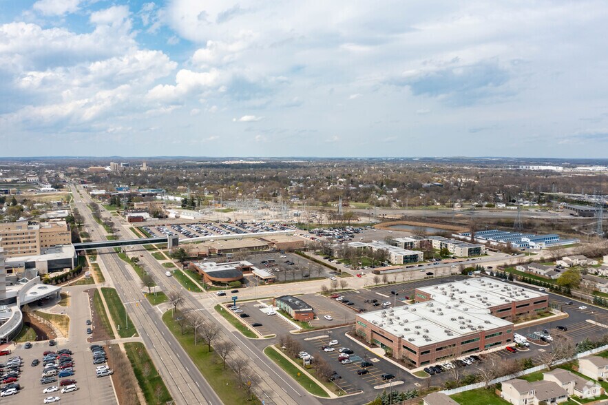 More Photos Of 44200 Woodward Ave, Pontiac Medical For Lease