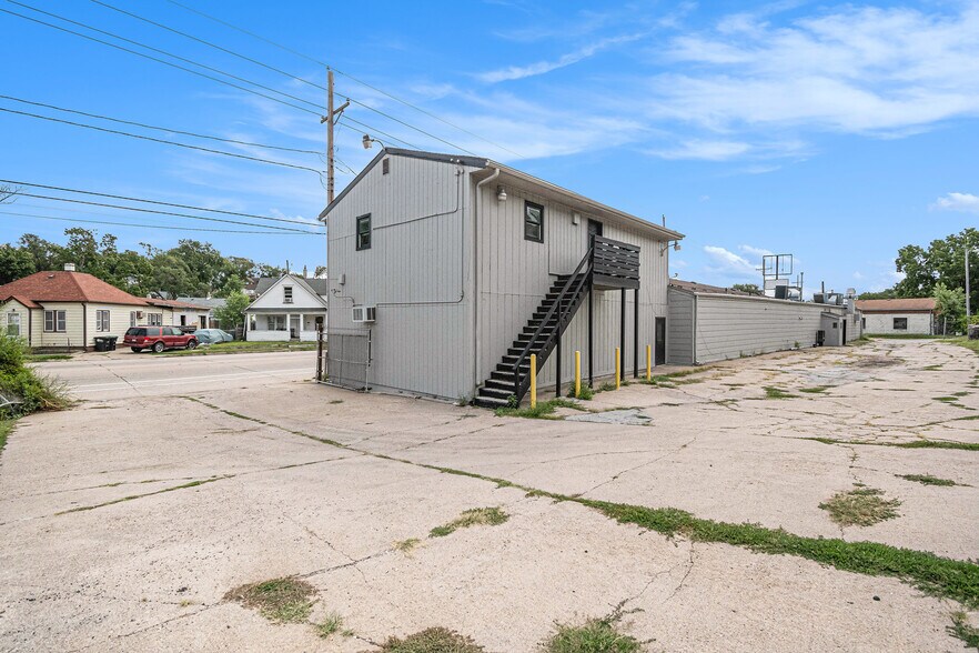 More Photos Of 6500 Railroad Ave, Omaha Restaurant For Lease