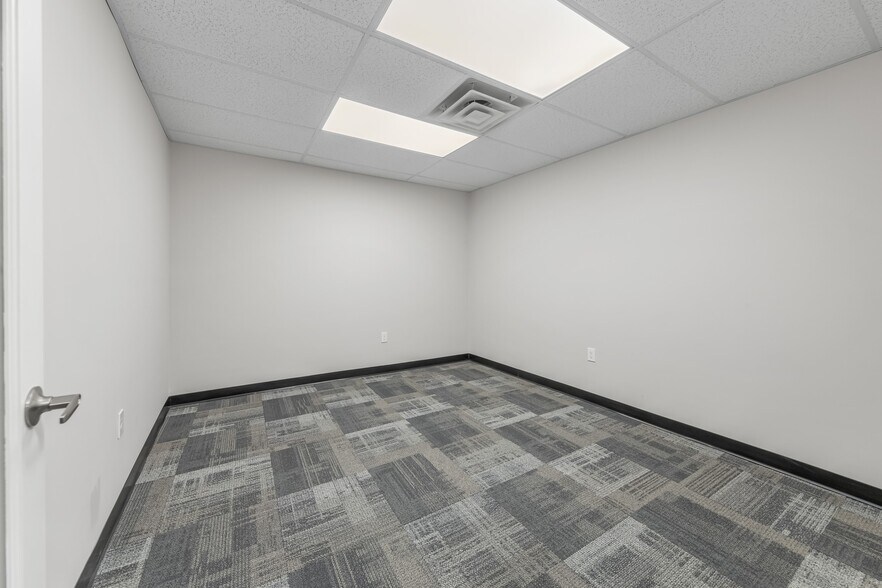 More Photos Of 212 Gateway Blvd, Westville Office Residential For Sale