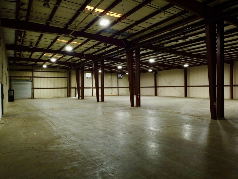 More Photos Of 4850 Lamb Ave, Union Point Warehouse For Sale