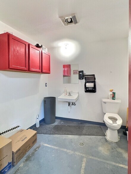More Photos Of 1006 S Lawler, Mitchell Warehouse For Sale