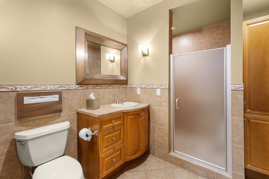 More Photos Of 121 Lakeside Ave, Seattle Apartments For Lease