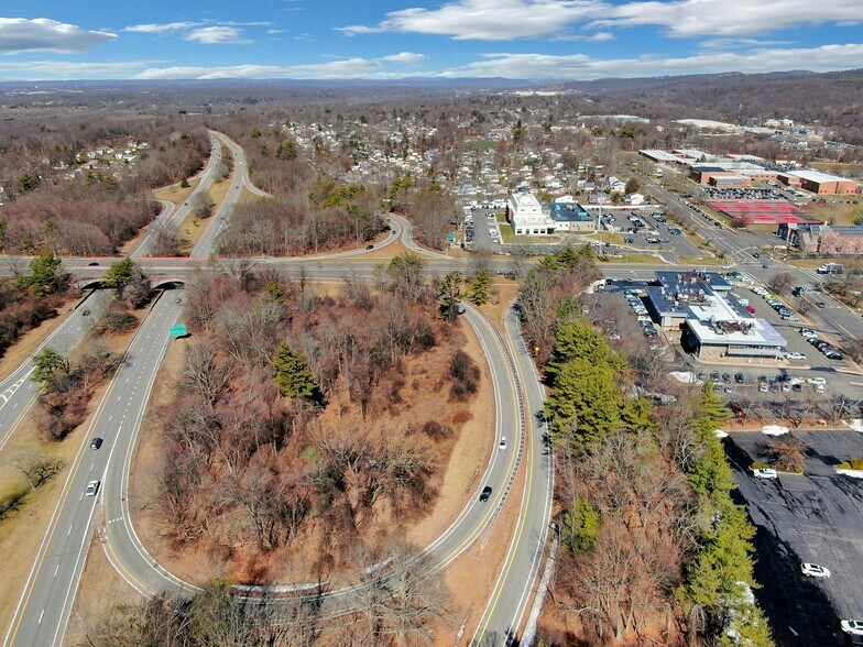 More Photos Of 100 Dutch Hill Rd, Orangeburg Medical For Lease