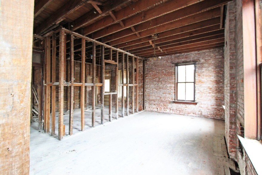 More Photos Of 3133 Cherokee St, Saint Louis Storefront Retail Office For Sale