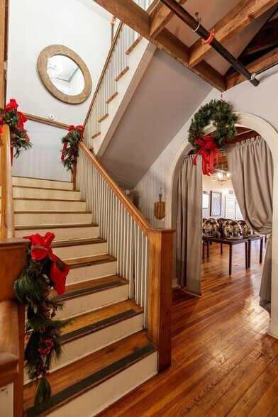 More Photos Of 132 N Patterson St, Valdosta Restaurant For Sale