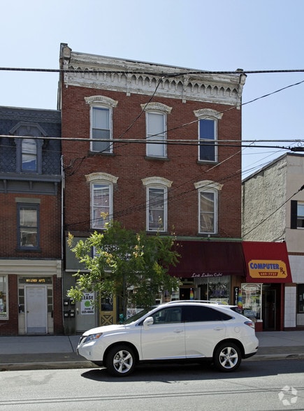 Primary Photo Of 65 E Washington Ave, Washington Apartments For Lease