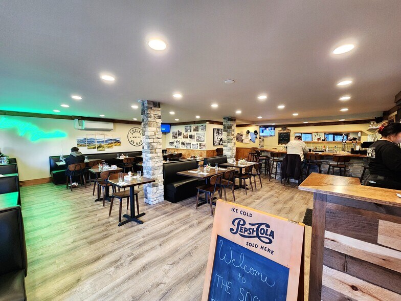 More Photos Of 870 Main St, Blowing Rock Restaurant For Sale