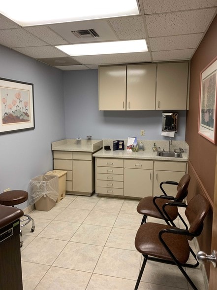 More Photos Of 9430 Turkey Lake Rd, Orlando Medical For Sale