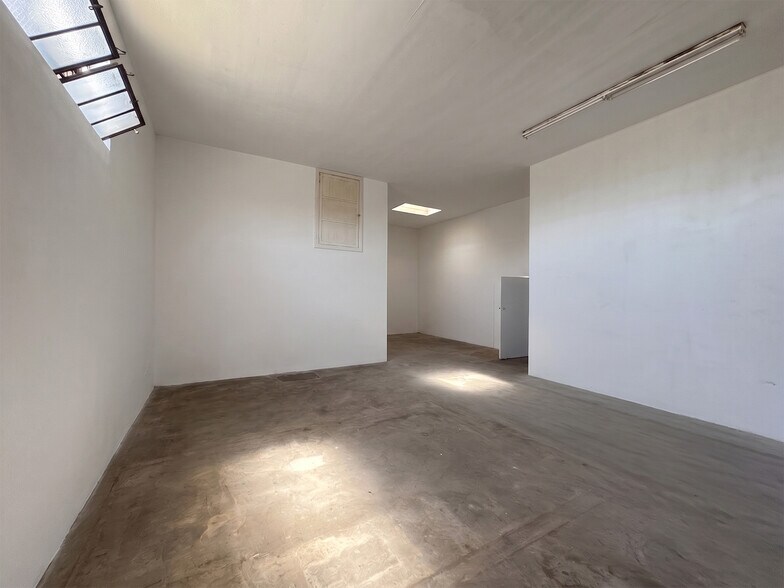 More Photos Of 5658 Clara St, Bell Gardens Supermarket For Sale