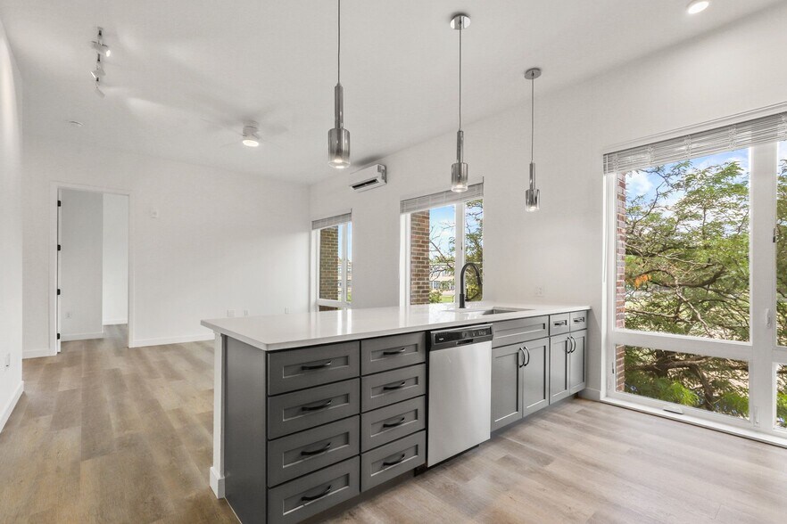 More Photos Of 1775 S Pearl St, Denver Apartments For Sale