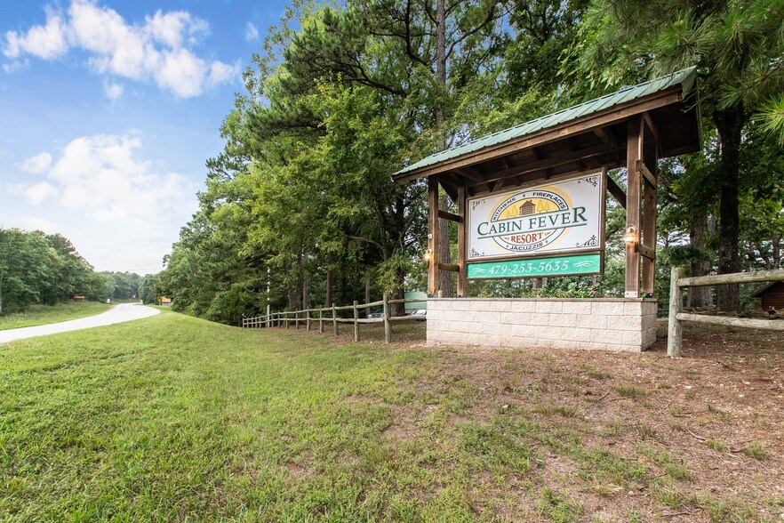 More Photos Of 15695 Highway 187, Eureka Springs Hotel For Sale