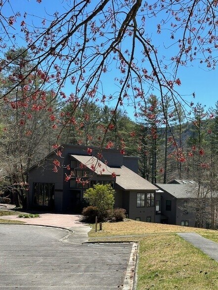 More Photos Of 70 Sapphire Valley Rd, Sapphire Apartments For Sale