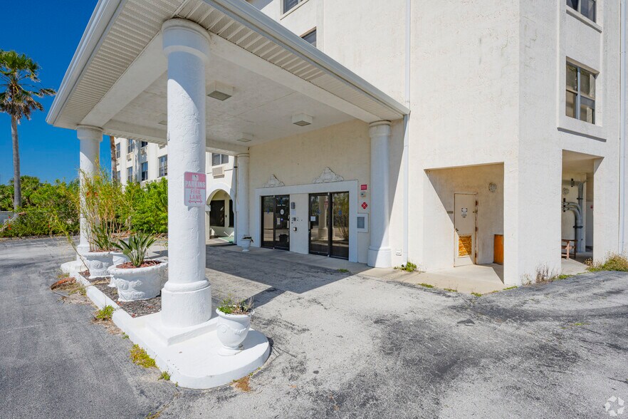 More Photos Of 1050 Ocean Shore Blvd, Ormond Beach Apartments For Sale