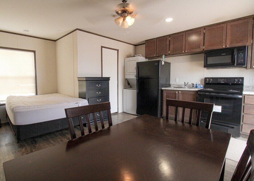 More Photos Of 7007 Farm to Market 846, Knott Office For Sale