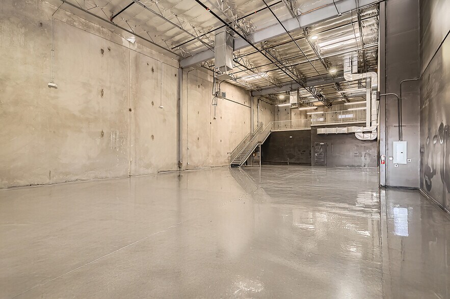 More Photos Of 5165 Rousso Rd, Las Vegas Distribution For Lease