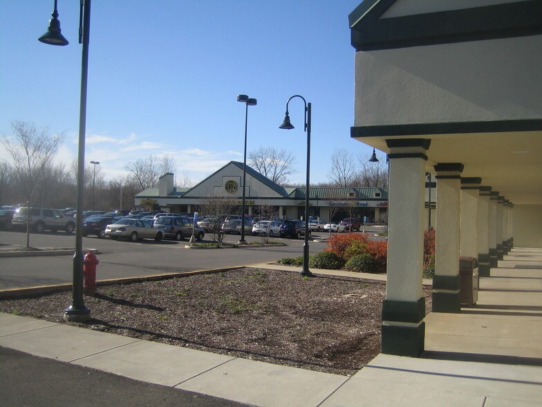 More Photos Of 604-640 Enfield St, Enfield General Retail For Lease