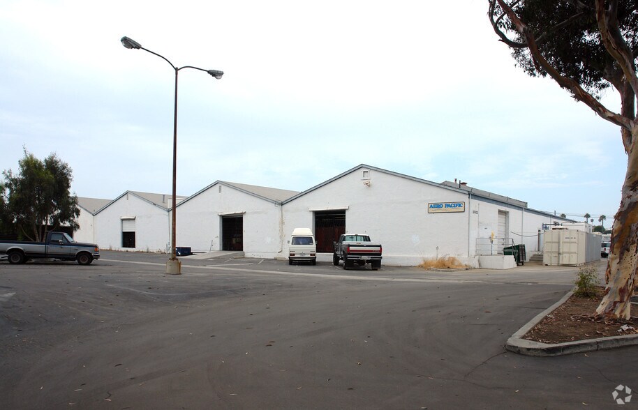 More Photos Of 1403-1407 S Coast Hwy, Oceanside Manufacturing For Lease