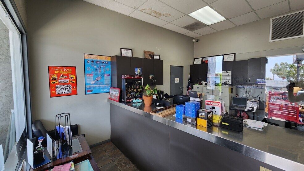More Photos Of 1221 W Magnolia Blvd, Burbank Auto Repair For Sale