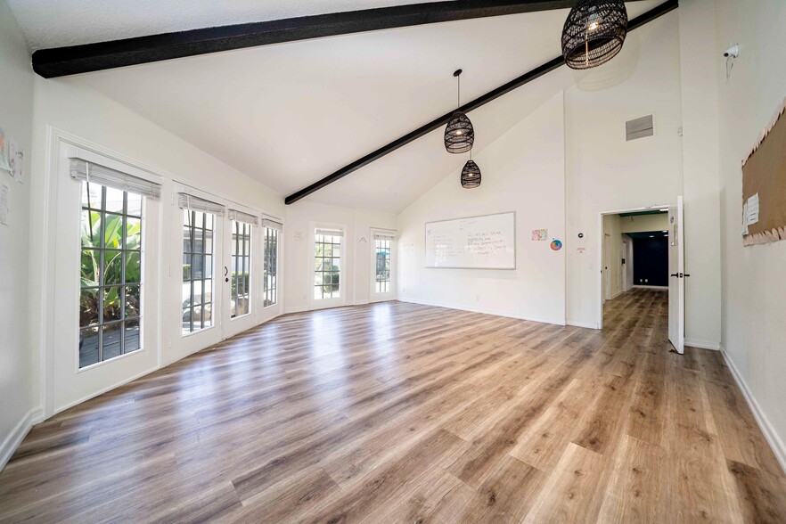 More Photos Of 3151 Airway Ave, Costa Mesa Office For Sale