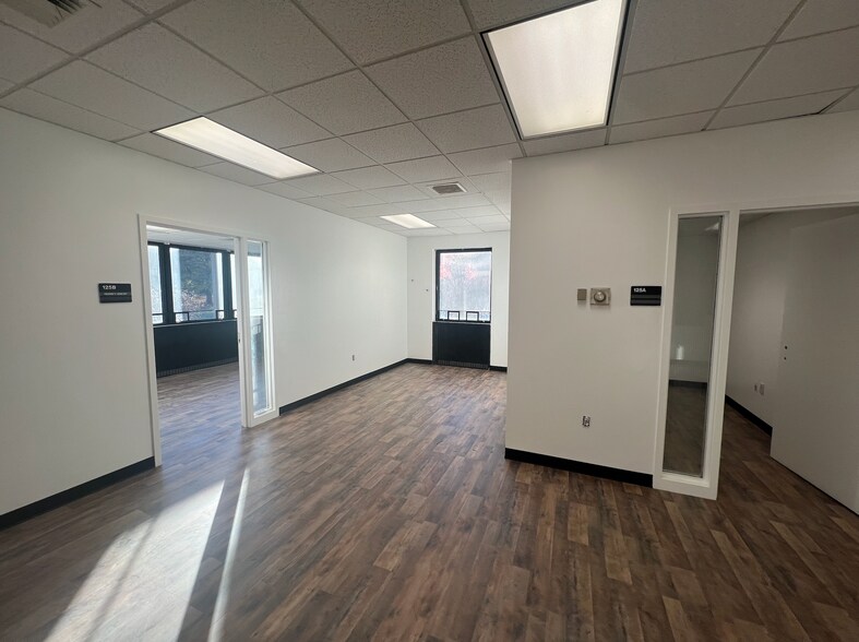 More Photos Of 275 Portsmouth Ave, Stratham Light Manufacturing For Sale