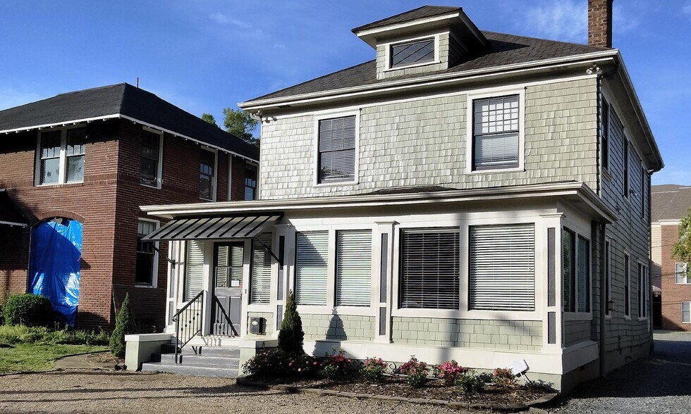 More Photos Of 1824-1826 E 7th St, Charlotte Office Residential For Lease