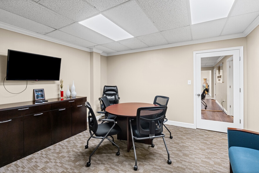 More Photos Of 10521 Judicial Dr, Fairfax Medical For Sale