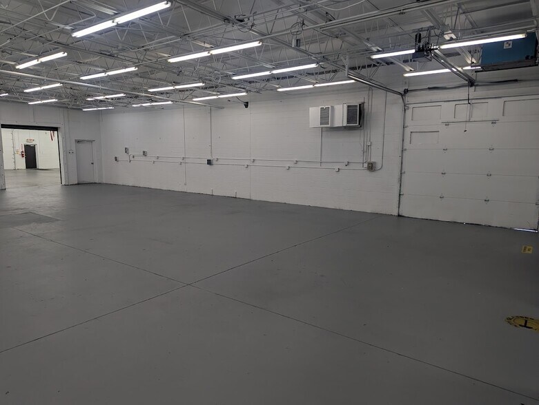 More Photos Of 5724 Webster St, Dayton Manufacturing For Lease