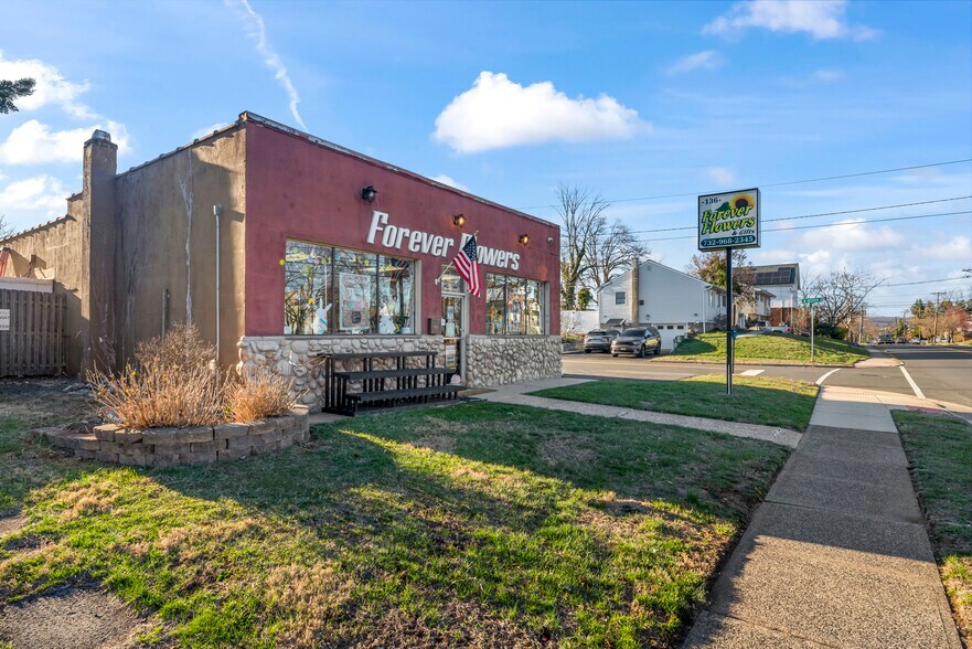 More Photos Of 136 Stelton Rd, Piscataway General Retail For Sale