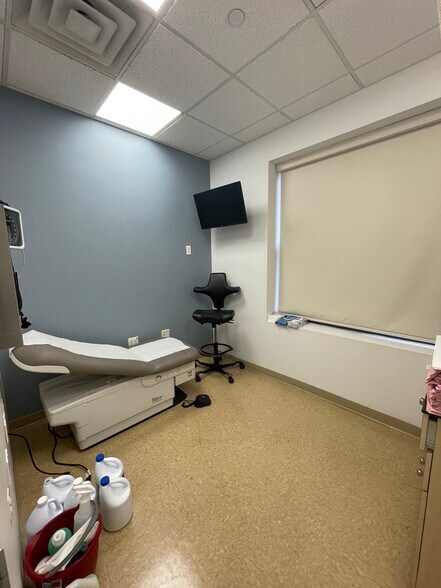 More Photos Of 101 Broadway, Brooklyn Office For Lease