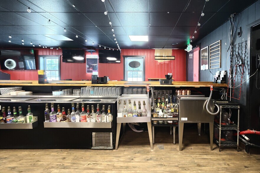 More Photos Of 21603 Middletown Rd, Freeland Freestanding For Sale