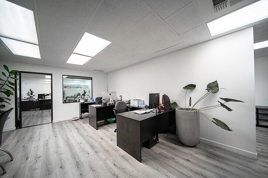 More Photos Of 2000-2020 Hawkins Cir, Los Angeles Manufacturing For Lease