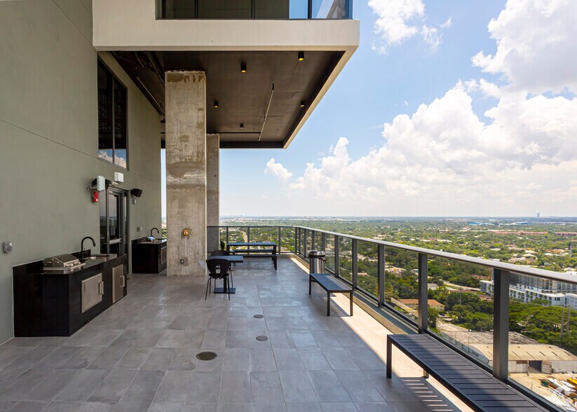 More Photos Of 221 SW 1st Ave, Fort Lauderdale Apartments For Lease