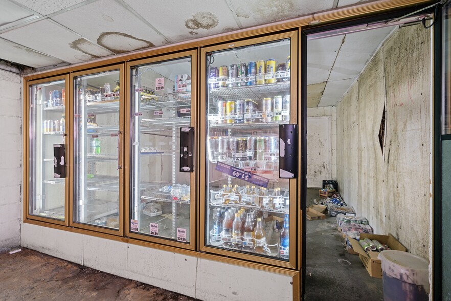More Photos Of 1211 E Lewis St, Pasco Convenience Store For Sale