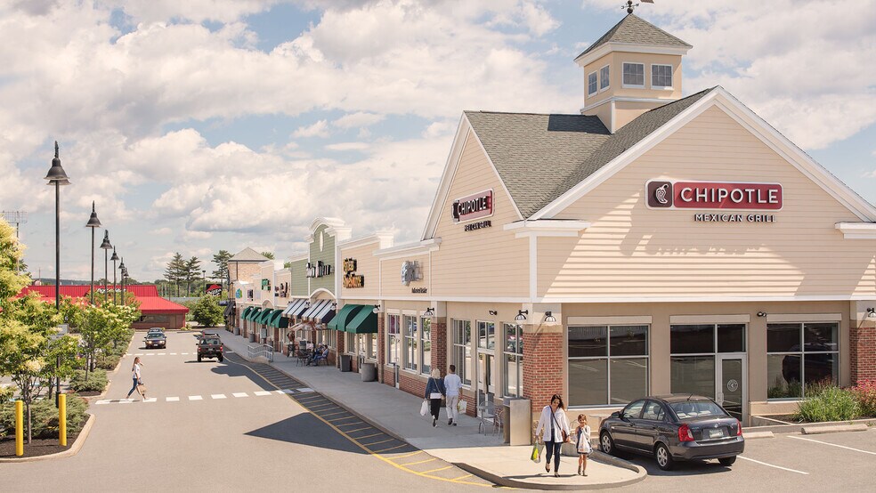 More Photos Of 11-51 Main St, Westbrook Unknown For Lease