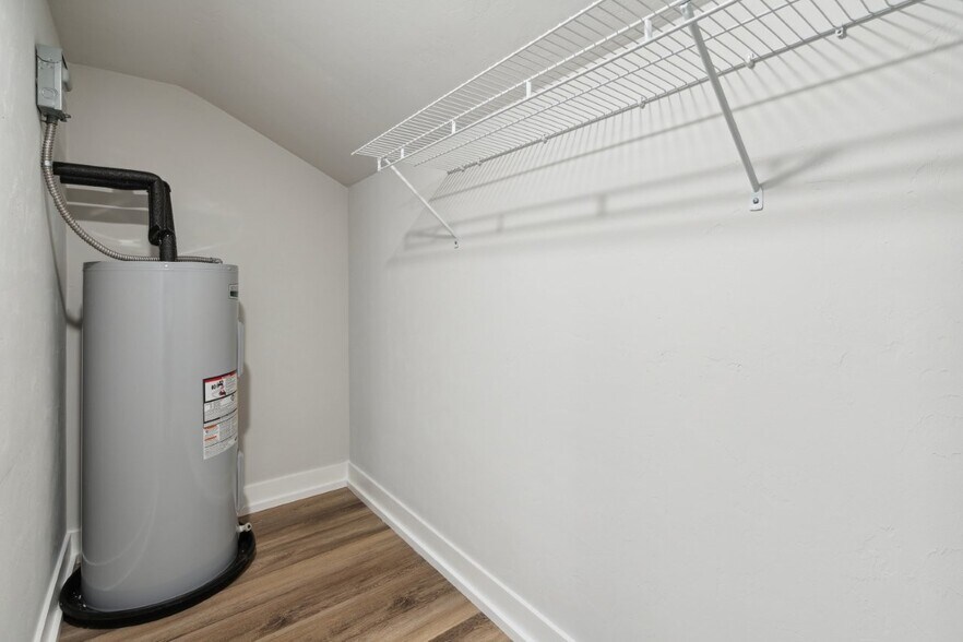 More Photos Of 301 NW 8th St, Gainesville Apartments For Sale