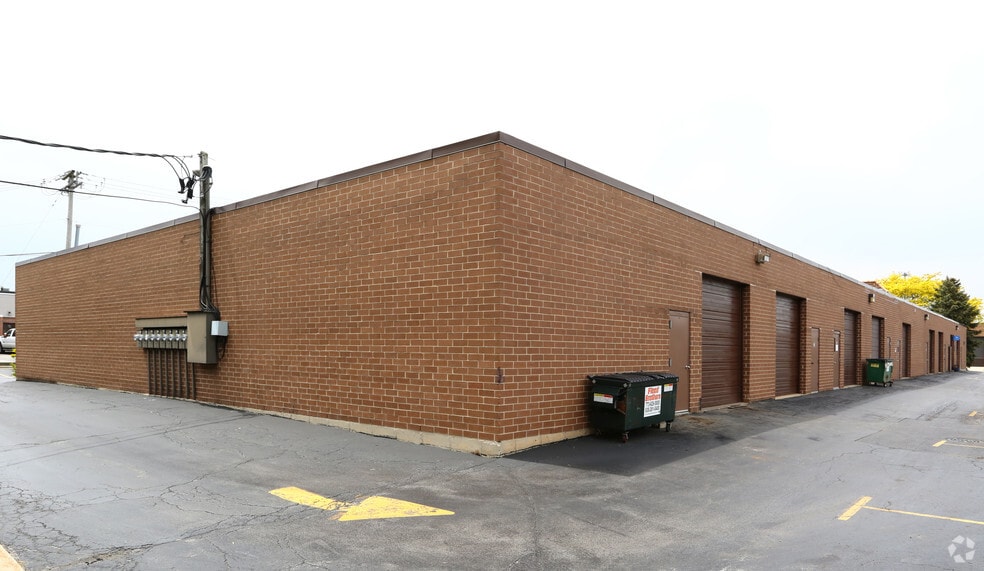 More Photos Of 737-753 N Edgewood Ave, Wood Dale Warehouse For Lease