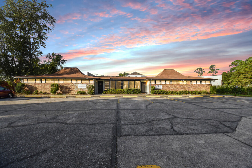 Primary Photo Of 3661 Crown Point Ct, Jacksonville Medical For Sale