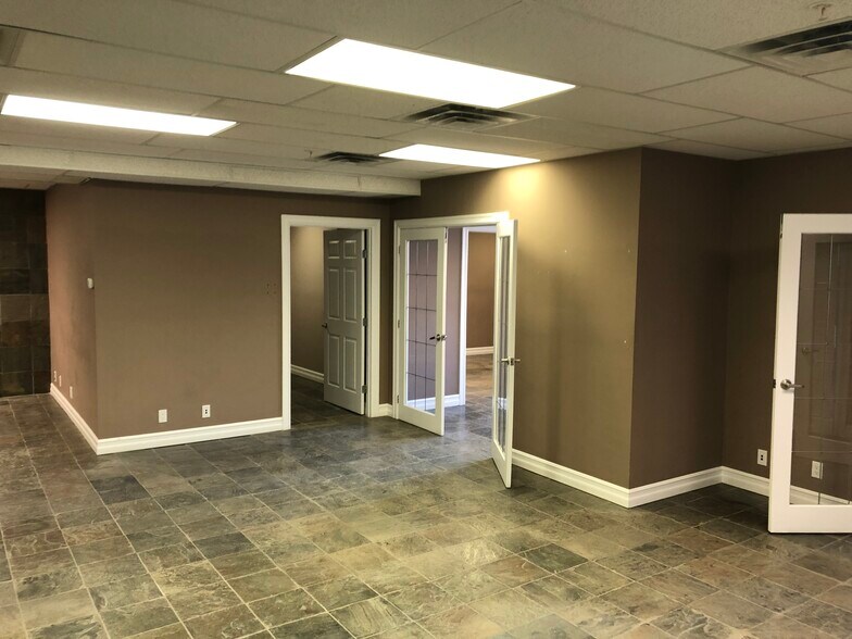 More Photos Of 104 - 138 Se, Calgary, Ab Av, Calgary Apartments For Sale